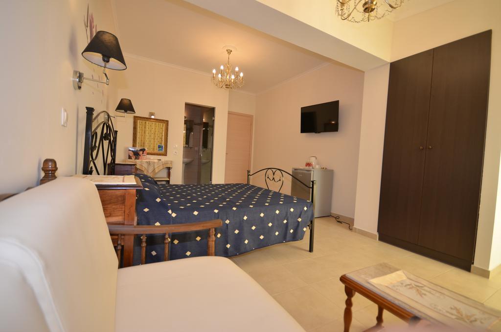 Golden Fox And Appartement