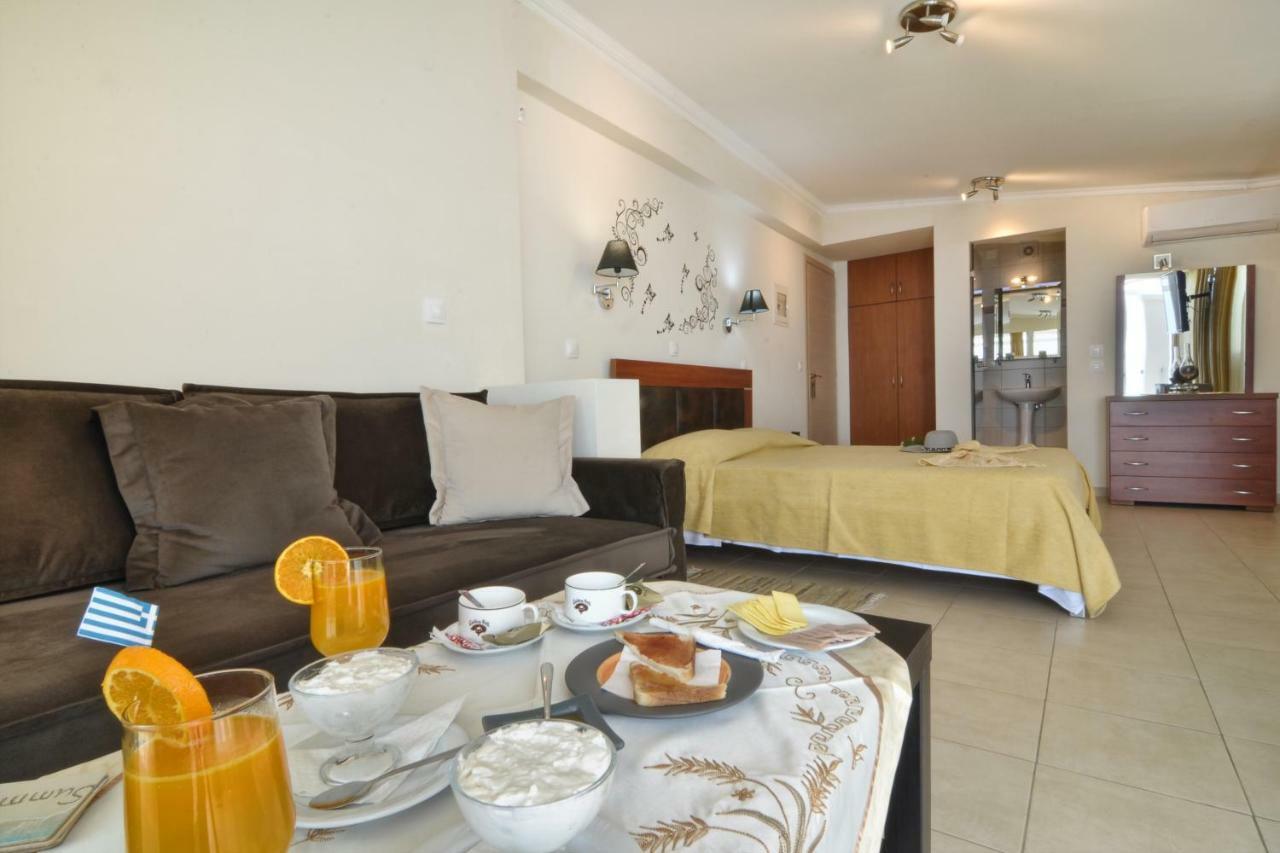 Golden Fox And Appartement